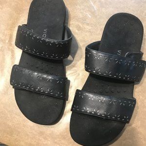 Vionic 12W Womens Leather Sandals/Slides